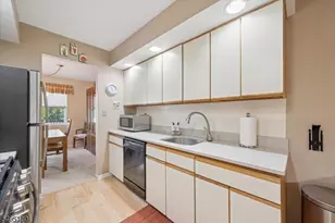 17 Coachlight Dr, Chatham Township, NJ 07928 - Photo 5