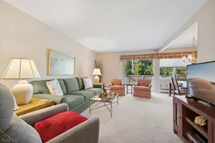 17 Coachlight Dr, Chatham Township, NJ 07928 - Photo 7