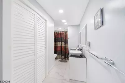 61 Keer Ave, Newark, NJ 07112 - Photo 9