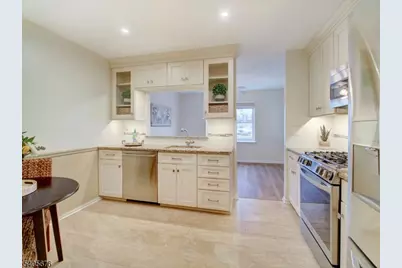 23E Heritage Dr, Chatham Township, NJ 07928 - Photo 15