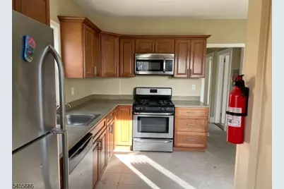 10 Glennon Pl, West Orange Township, NJ 07052 - Photo 3