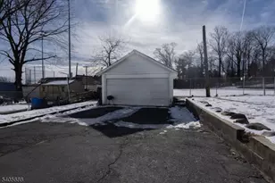 10 Glennon Pl, West Orange Township, NJ 07052 - Photo 27