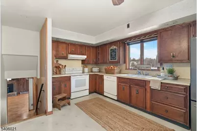 18 Valley Dr W, Vernon, NJ 07418 - Photo 5