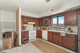 18 Valley Dr W, Vernon, NJ 07418 - Photo 5