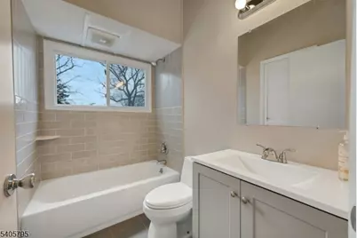 49 Pine Grove Rd, Berkeley Heights Township, NJ 07922 - Photo 5