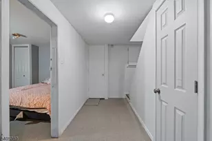 1094 Avenue C, Bayonne, NJ 07002 - Photo 19