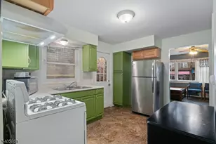 1094 Avenue C, Bayonne, NJ 07002 - Photo 7