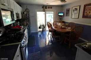 635 Bloomingdale Ave, Kenilworth, NJ 07033 - Photo 7