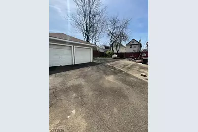 210 E Henry St, Linden, NJ 07036 - Photo 11