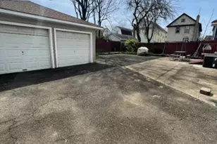 210 E Henry St, Linden, NJ 07036 - Photo 11