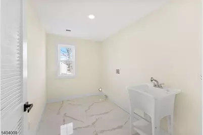 461 Thoreau Ter, Union Township, NJ 07083 - Photo 27