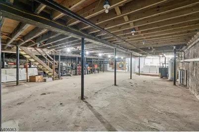 125 Madeline Ave, Clifton, NJ 07011 - Photo 37