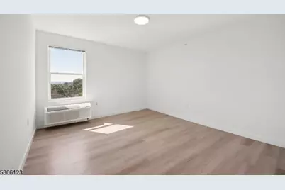 369 18th Ave #304, Newark, NJ 07108 - Photo 11