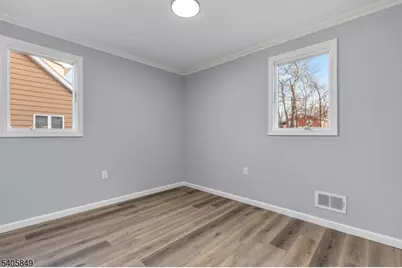 81 Hutchinson St, Clark Township, NJ 07066 - Photo 17