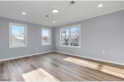 81 Hutchinson St, Clark Township, NJ 07066 - Photo 25