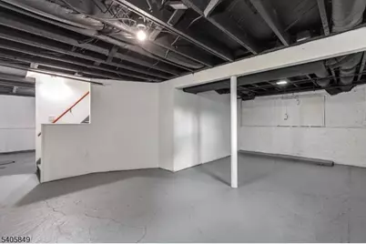 81 Hutchinson St, Clark Township, NJ 07066 - Photo 29