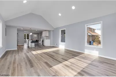 81 Hutchinson St, Clark Township, NJ 07066 - Photo 15