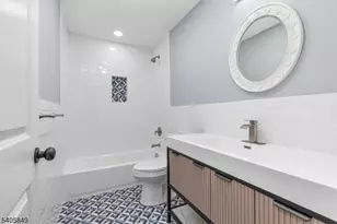 81 Hutchinson St, Clark Township, NJ 07066 - Photo 23