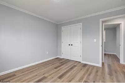 81 Hutchinson St, Clark Township, NJ 07066 - Photo 19