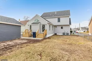 81 Hutchinson St, Clark Township, NJ 07066 - Photo 33