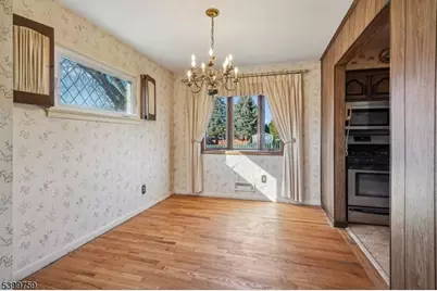 18 Roy Ct, Clifton, NJ 07012 - Photo 9