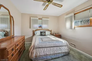 18 Roy Ct, Clifton, NJ 07012 - Photo 17