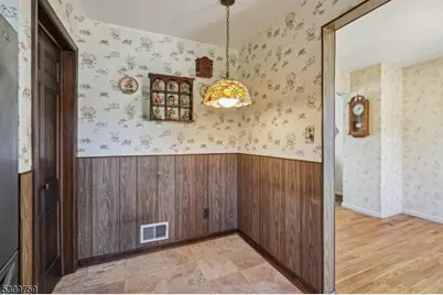 18 Roy Ct, Clifton, NJ 07012 - Photo 15