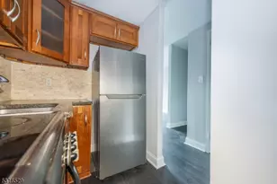 60 Parkway Dr E, East Orange, NJ 07017 - Photo 7