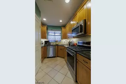 264 W Colfax Ave, Roselle Park, NJ 07204 - Photo 11
