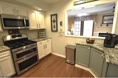 47 Edgefield Dr, Parsippany, NJ 07950 - Photo 7