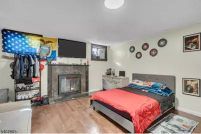 297 Hamilton Pl, Hackensack, NJ 07601 - Photo 11