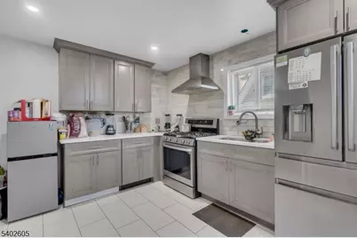 297 Hamilton Pl, Hackensack, NJ 07601 - Photo 5