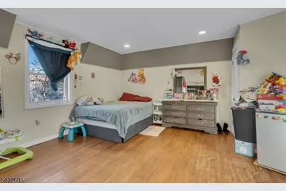 297 Hamilton Pl, Hackensack, NJ 07601 - Photo 7