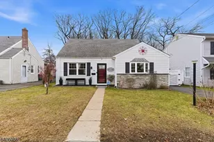 44 Kaywin Ave, Hawthorne, NJ 07506 - Photo 1