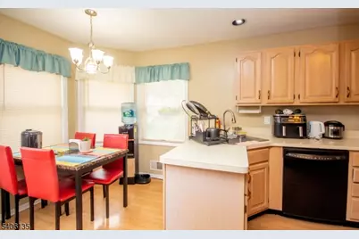 18 Mountain View Ct, Hardyston Township, NJ 07419 - Photo 11