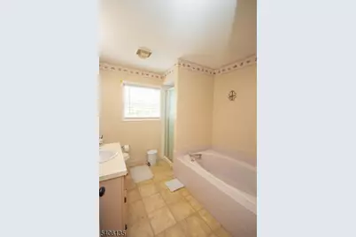 18 Mountain View Ct, Hardyston Township, NJ 07419 - Photo 23