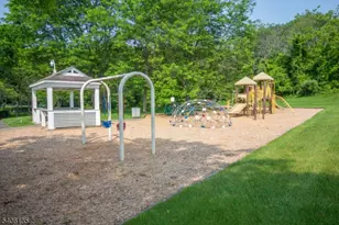 18 Mountain View Ct, Hardyston Township, NJ 07419 - Photo 5