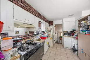 37 Raritan Rd, Linden, NJ 07036 - Photo 5