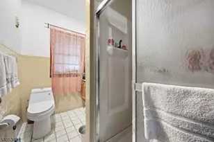 37 Raritan Rd, Linden, NJ 07036 - Photo 9