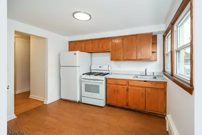 13 Knapp Ave, Clifton, NJ 07011 - Photo 9