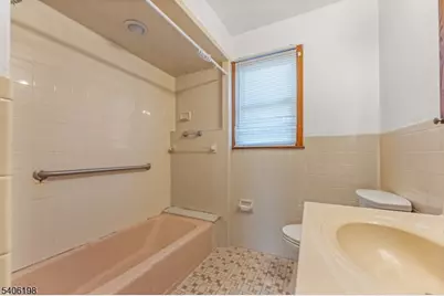 27 Madison Ave, Clifton, NJ 07011 - Photo 7