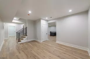 24 Cliffside Dr, Livingston, NJ 07039 - Photo 37