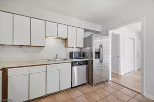 28 Sunrise Dr, Long Hill Township, NJ 07933 - Photo 11