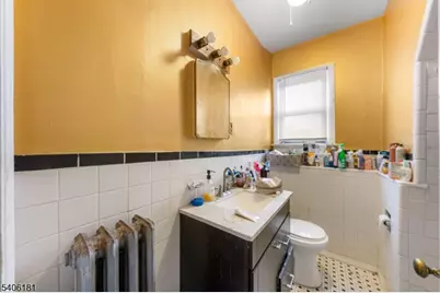 70 N Essex Ave, Orange, NJ 07050 - Photo 17