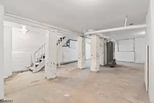 854 S 14th St, Newark, NJ 07108 - Photo 15