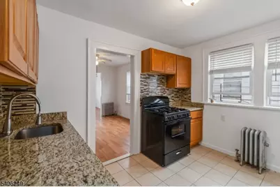 459 Norwood St, East Orange, NJ 07018 - Photo 9