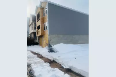 917 Bergen St #2, Newark, NJ 07112 - Photo 1