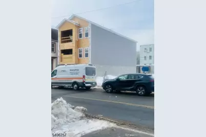 917 Bergen St #2, Newark, NJ 07112 - Photo 9