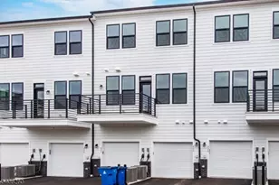 222 Jessie Pl, New Brunswick, NJ 08901 - Photo 21