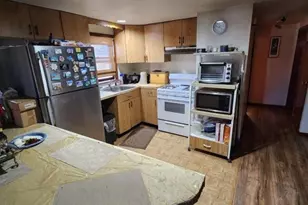 1310 E Henry St, Linden, NJ 07036 - Photo 11